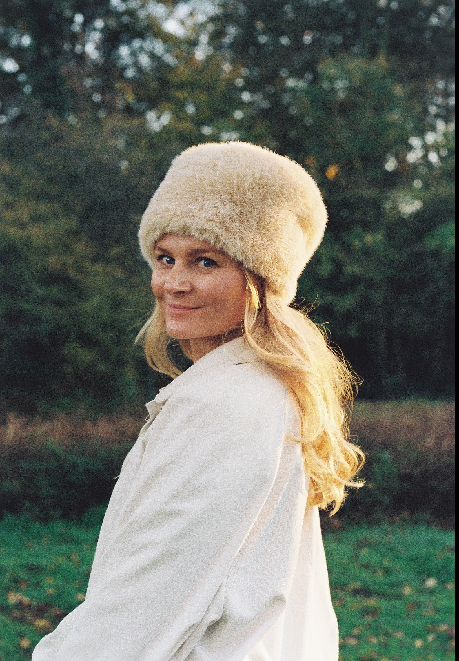 White faux fur on sale hat